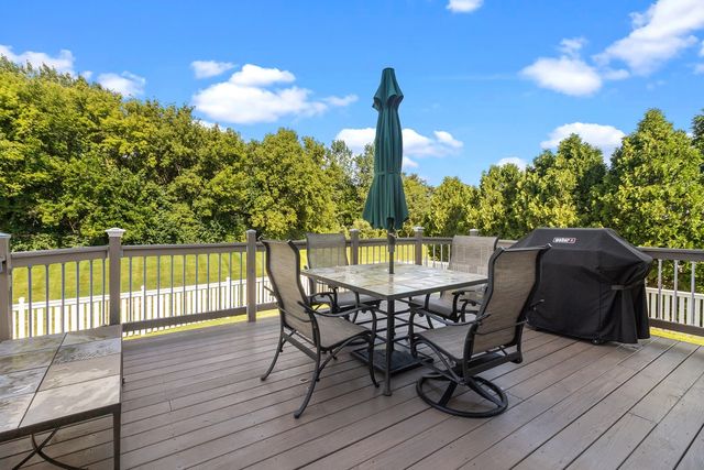 814 Robert Drive, Woodstock, IL 60098