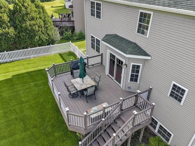 814 Robert Drive, Woodstock, IL 60098