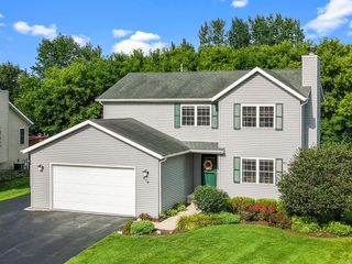 814 Robert Drive, Woodstock, IL 60098