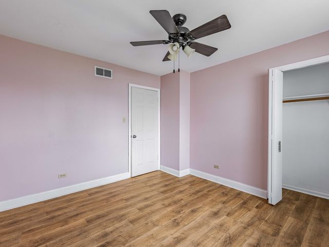 18136 Oakwood Avenue, Lansing, IL 60438
