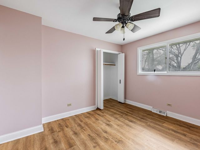 18136 Oakwood Avenue, Lansing, IL 60438