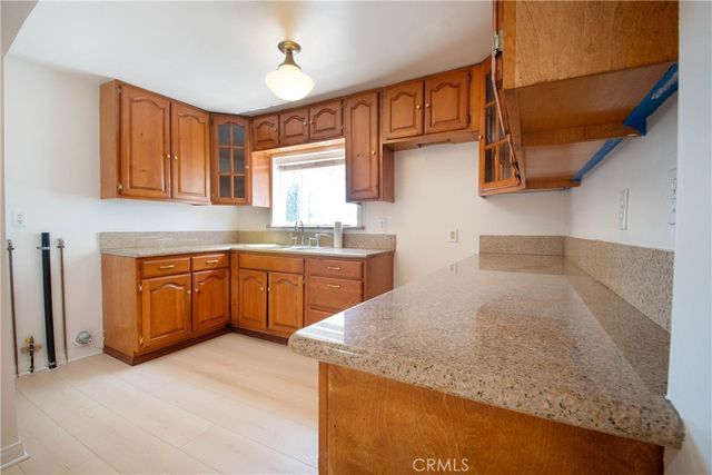 300 N Carmelo, Pasadena, CA 91107