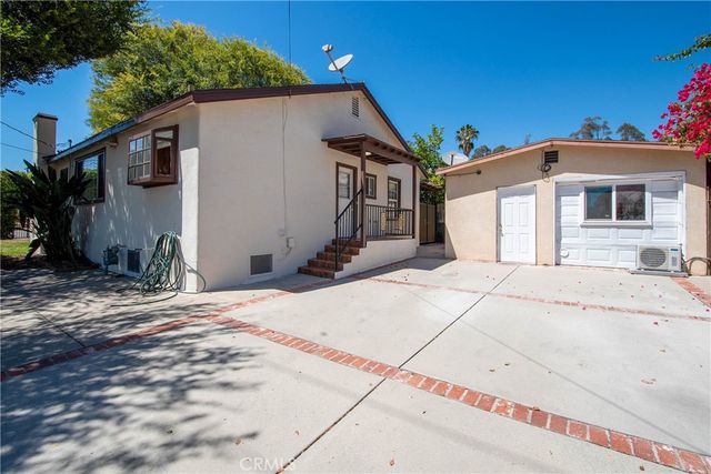 300 N Carmelo, Pasadena, CA 91107