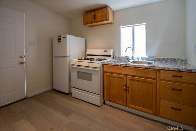 300 N Carmelo, Pasadena, CA 91107