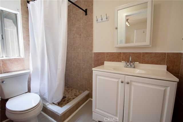 300 N Carmelo, Pasadena, CA 91107