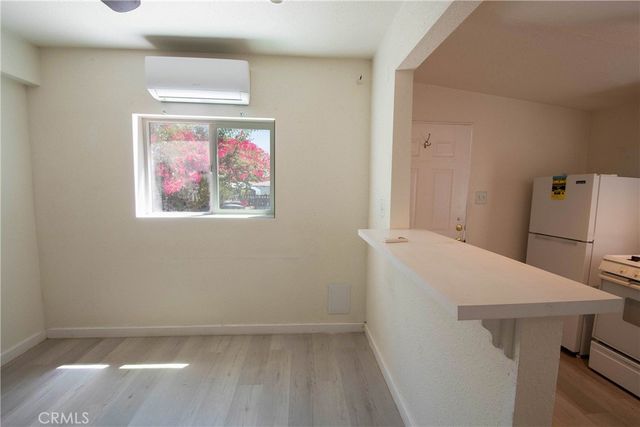 300 N Carmelo, Pasadena, CA 91107