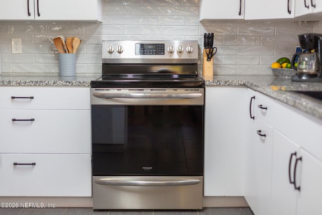 521 N LAKE Street, Crescent City, FL 32112