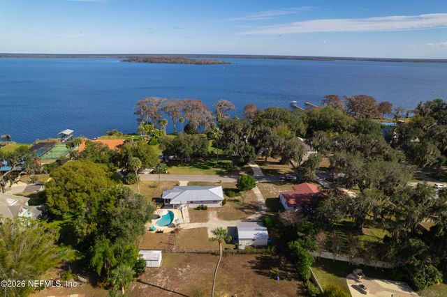 521 N LAKE Street, Crescent City, FL 32112