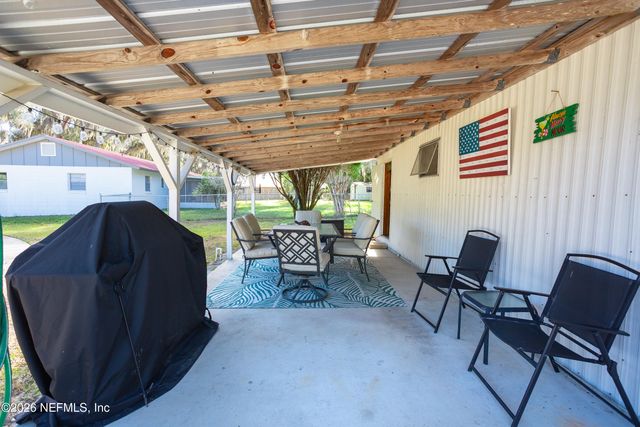 521 N LAKE Street, Crescent City, FL 32112