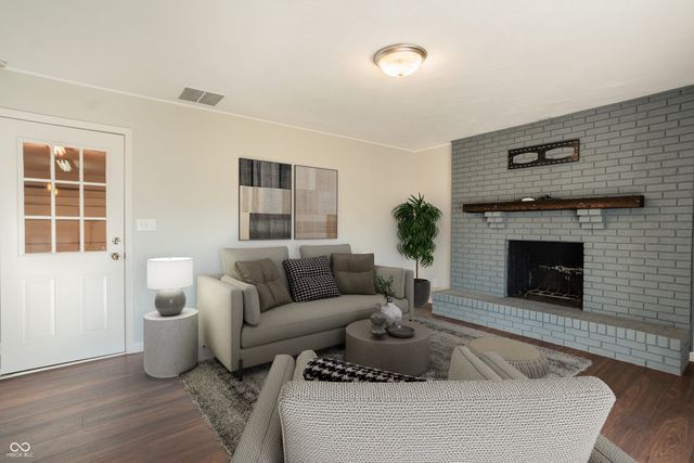 10080 N Balfer Drive W, Fortville, IN 46040