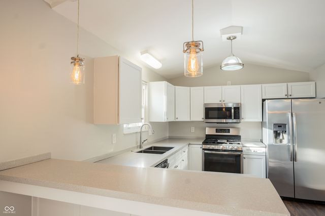 10080 N Balfer Drive W, Fortville, IN 46040