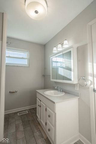 10080 N Balfer Drive W, Fortville, IN 46040