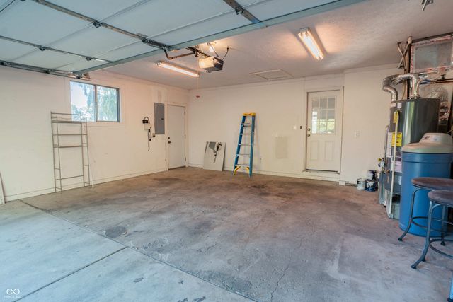 10080 N Balfer Drive W, Fortville, IN 46040