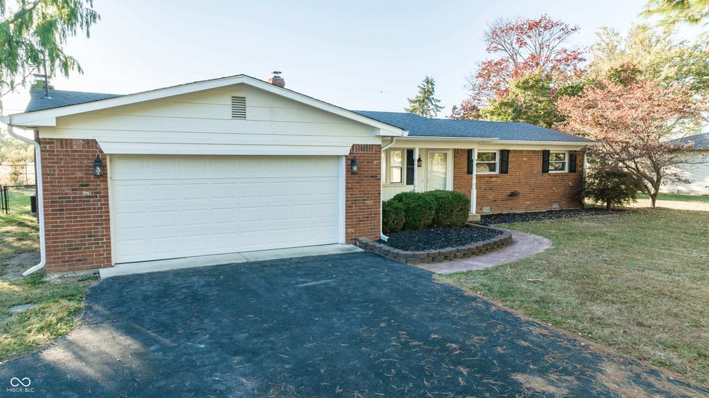 10080 N Balfer Drive W, Fortville, IN 46040