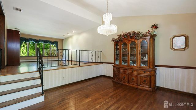 12 Nightingale Street, Edison, NJ 08820