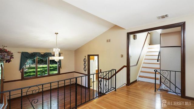 12 Nightingale Street, Edison, NJ 08820