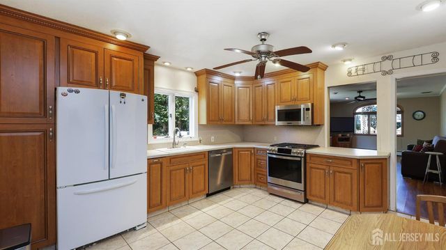 12 Nightingale Street, Edison, NJ 08820