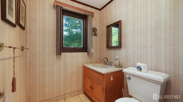 12 Nightingale Street, Edison, NJ 08820