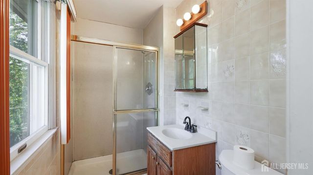 12 Nightingale Street, Edison, NJ 08820