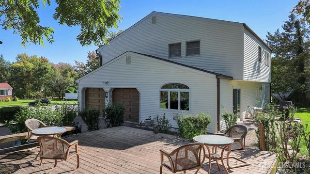 12 Nightingale Street, Edison, NJ 08820
