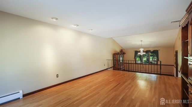 12 Nightingale Street, Edison, NJ 08820