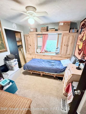 1013 E Broadway Highway, Charlotte, MI 48813