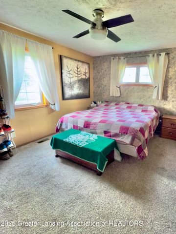 1013 E Broadway Highway, Charlotte, MI 48813