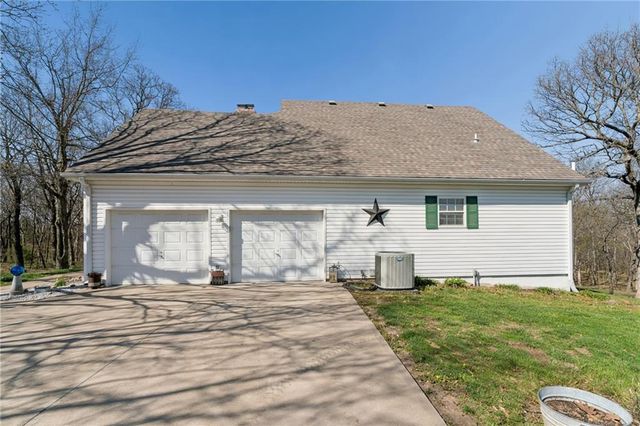 1897 NW 255th Road, Kingsville, MO 64061