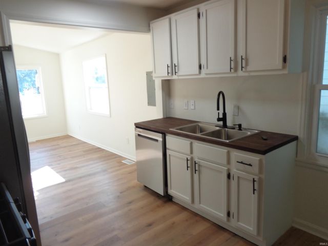 2820 Chestnut Street, Fort Wayne, IN 46803