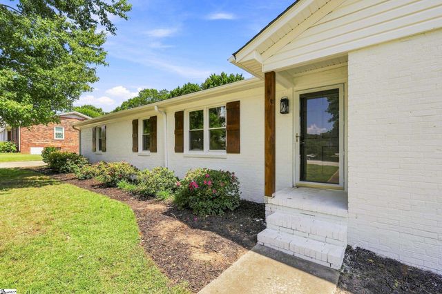 401 Wemberly Lane, Simpsonville, SC 29681