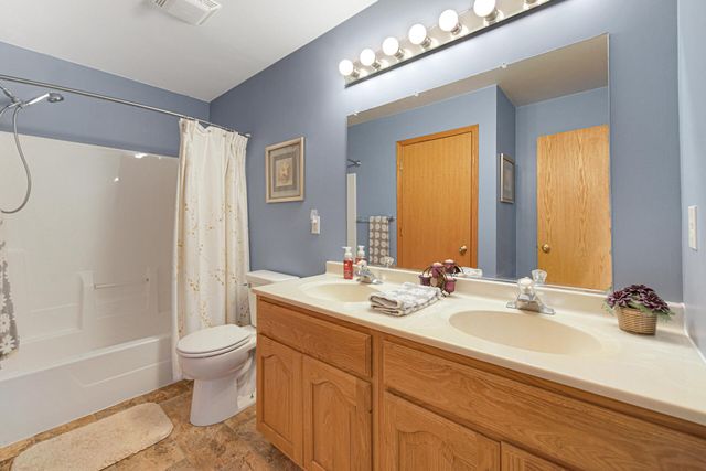 679 N 700 W, Hobart, IN 46342