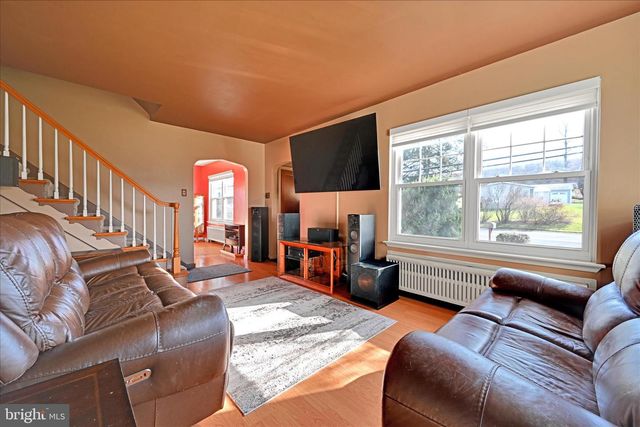 401 PARK RD, Fleetwood, PA 19522