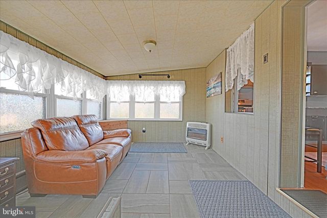 401 PARK RD, Fleetwood, PA 19522