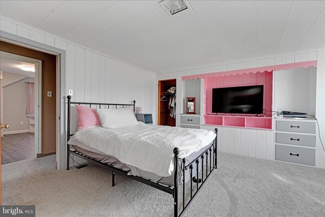 401 PARK RD, Fleetwood, PA 19522