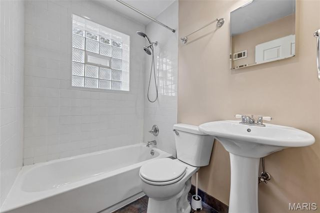 6563 Hoffman Avenue, St Louis, MO 63139
