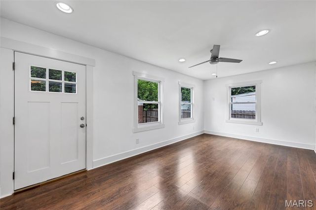 6563 Hoffman Avenue, St Louis, MO 63139