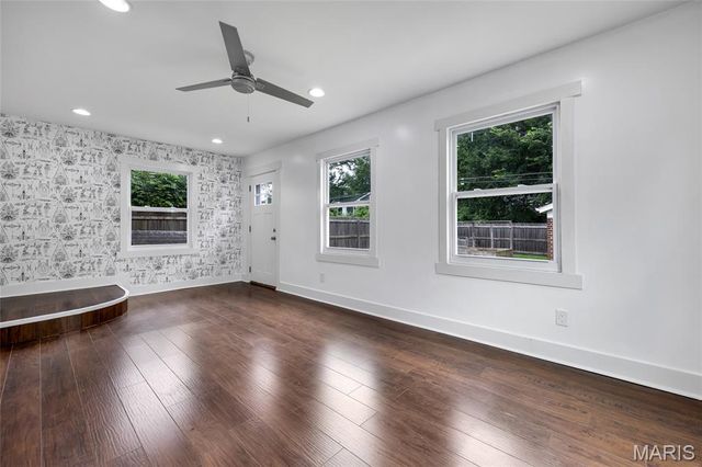 6563 Hoffman Avenue, St Louis, MO 63139