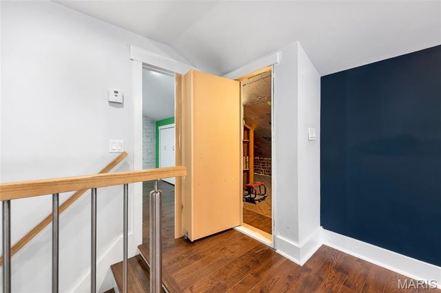 6563 Hoffman Avenue, St Louis, MO 63139