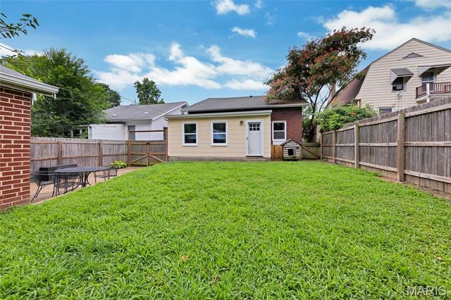 6563 Hoffman Avenue, St Louis, MO 63139