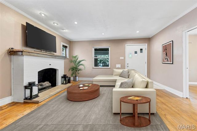 6563 Hoffman Avenue, St Louis, MO 63139