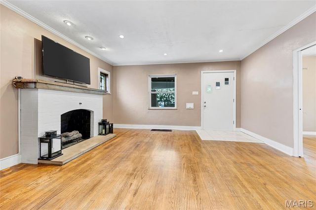 6563 Hoffman Avenue, St Louis, MO 63139