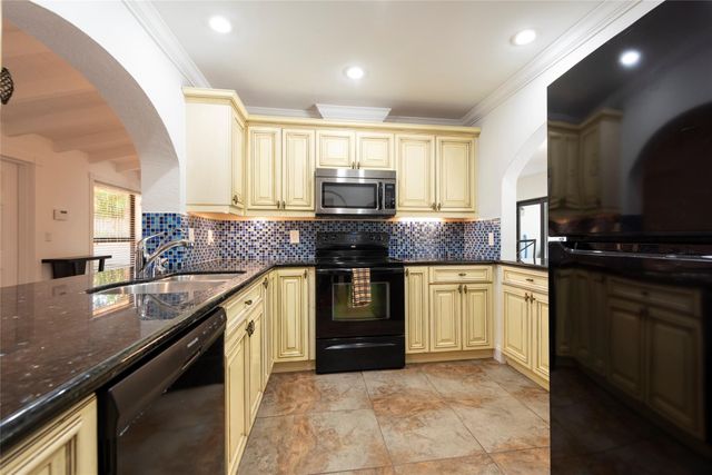 3412 Leigh Rd, Pompano Beach, FL 33062