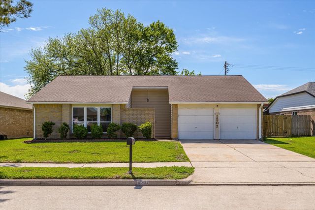 2507 Kings Chapel Road, Friendswood, TX 77546