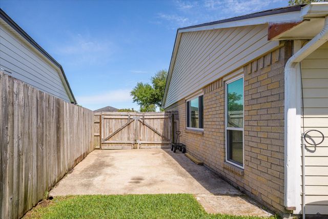 2507 Kings Chapel Road, Friendswood, TX 77546