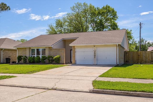 2507 Kings Chapel Road, Friendswood, TX 77546