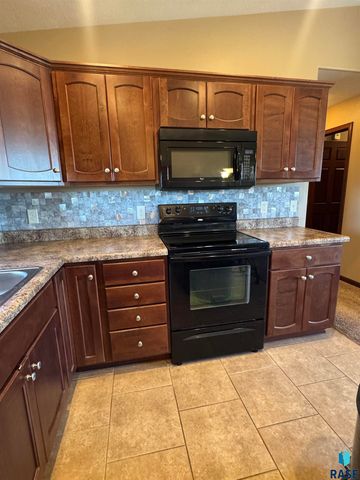 6509 S Tomar Rd Apt 3, Sioux Falls, SD 57108