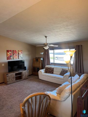 6509 S Tomar Rd Apt 3, Sioux Falls, SD 57108