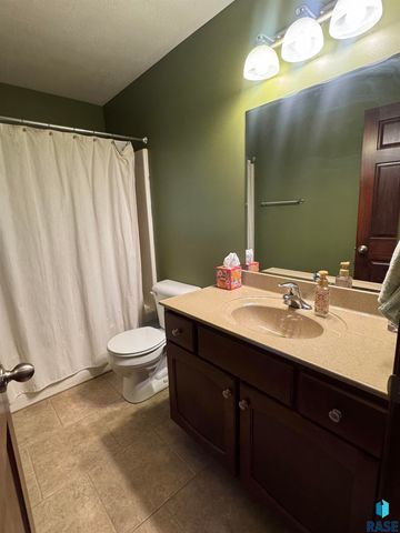 6509 S Tomar Rd Apt 3, Sioux Falls, SD 57108