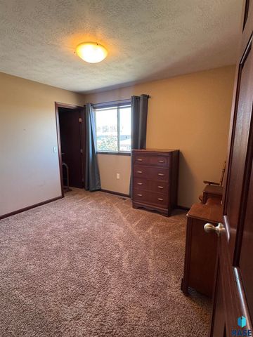 6509 S Tomar Rd Apt 3, Sioux Falls, SD 57108
