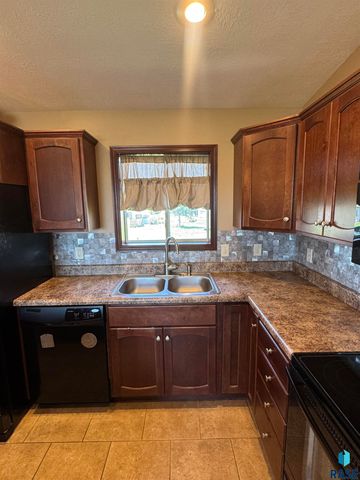 6509 S Tomar Rd Apt 3, Sioux Falls, SD 57108